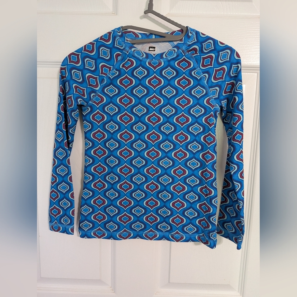 Kids REI Blue and Red Geometric Base Layer
